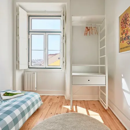 شقة Rua Dos Remedios 179 *